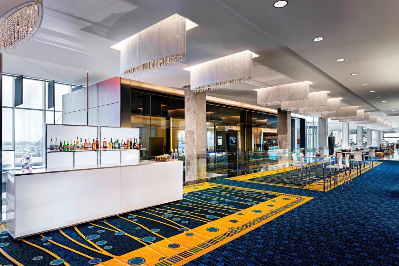 Marriott Montreal Airport In-Terminal Hotel Dorval Exterior photo