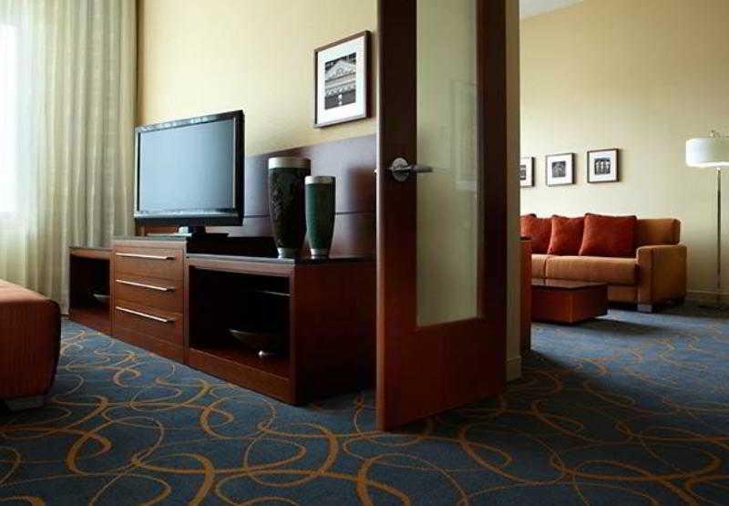 Marriott Montreal Airport In-Terminal Hotel Dorval Room photo
